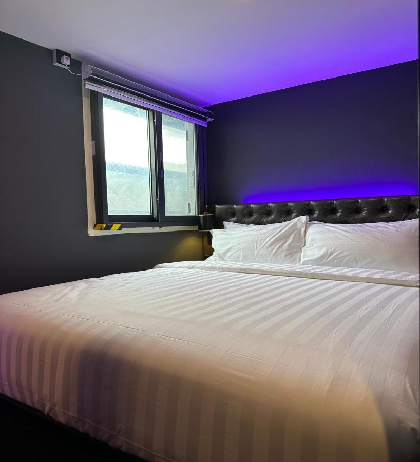 Hotel Jjh - Newly Opened Near Bugis Singapore Buitenkant foto