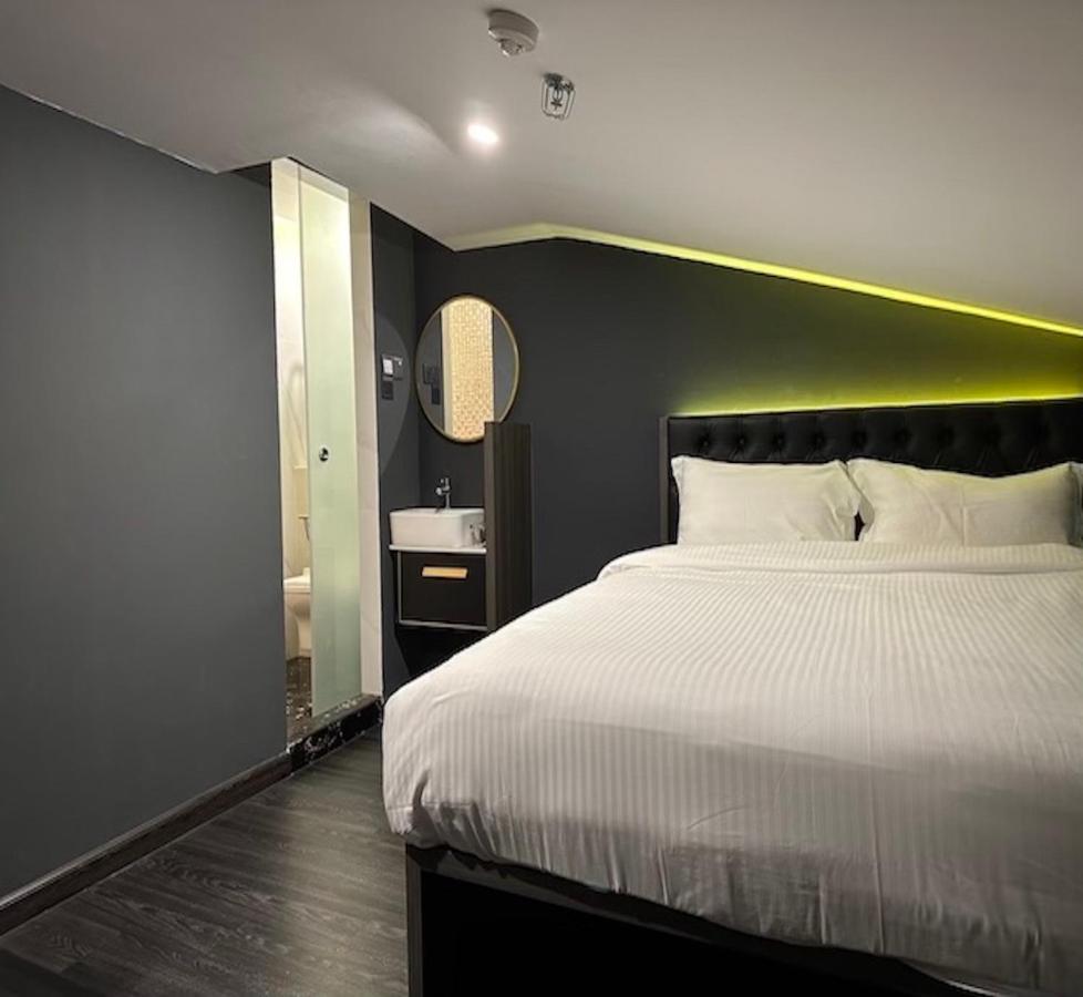 Hotel Jjh - Newly Opened Near Bugis Singapore Buitenkant foto