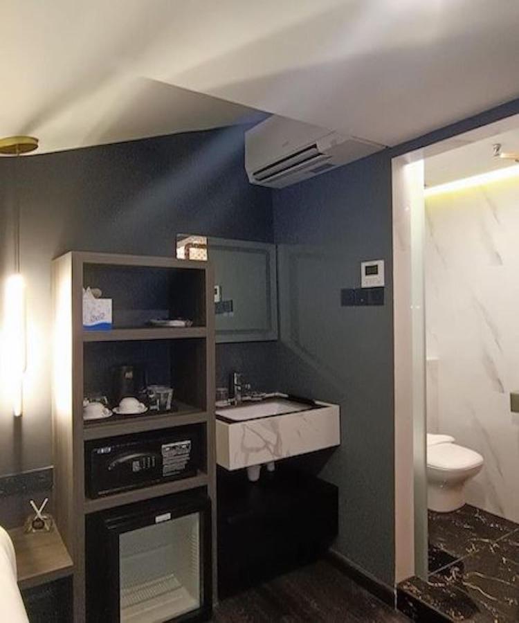 Hotel Jjh - Newly Opened Near Bugis Singapore Buitenkant foto
